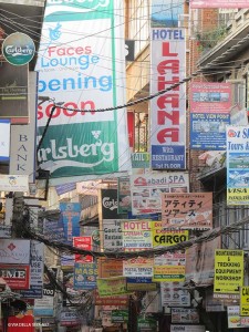 insegne commerciali di Thamel (Kathmandu, Nepal)