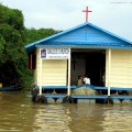 chiesa galleggiante (lago Tonle Sap, Cambogia)