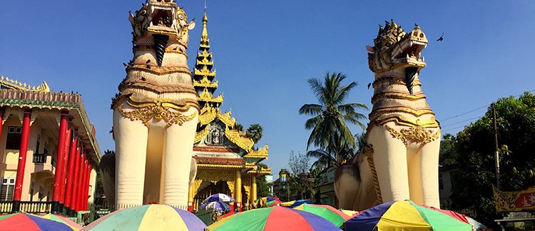 Shwemawdaw Pagoda, ingresso (Bago, Myanmar - Birmania)